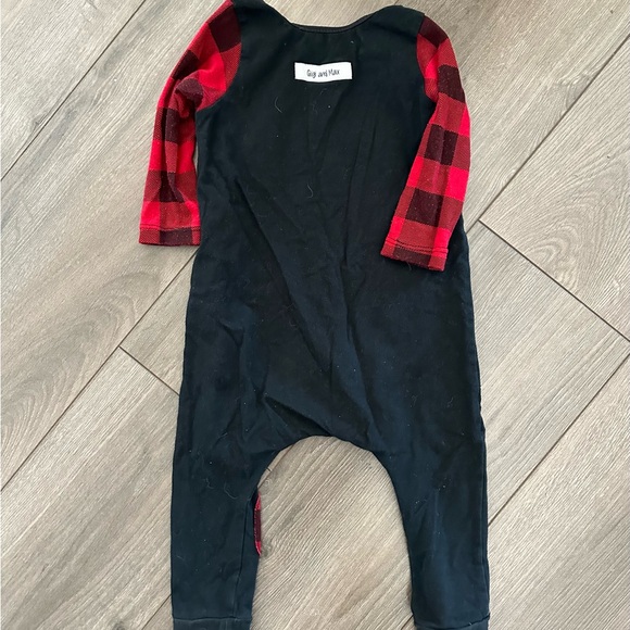 Gigi and Max Rompers - Picture 6 of 7